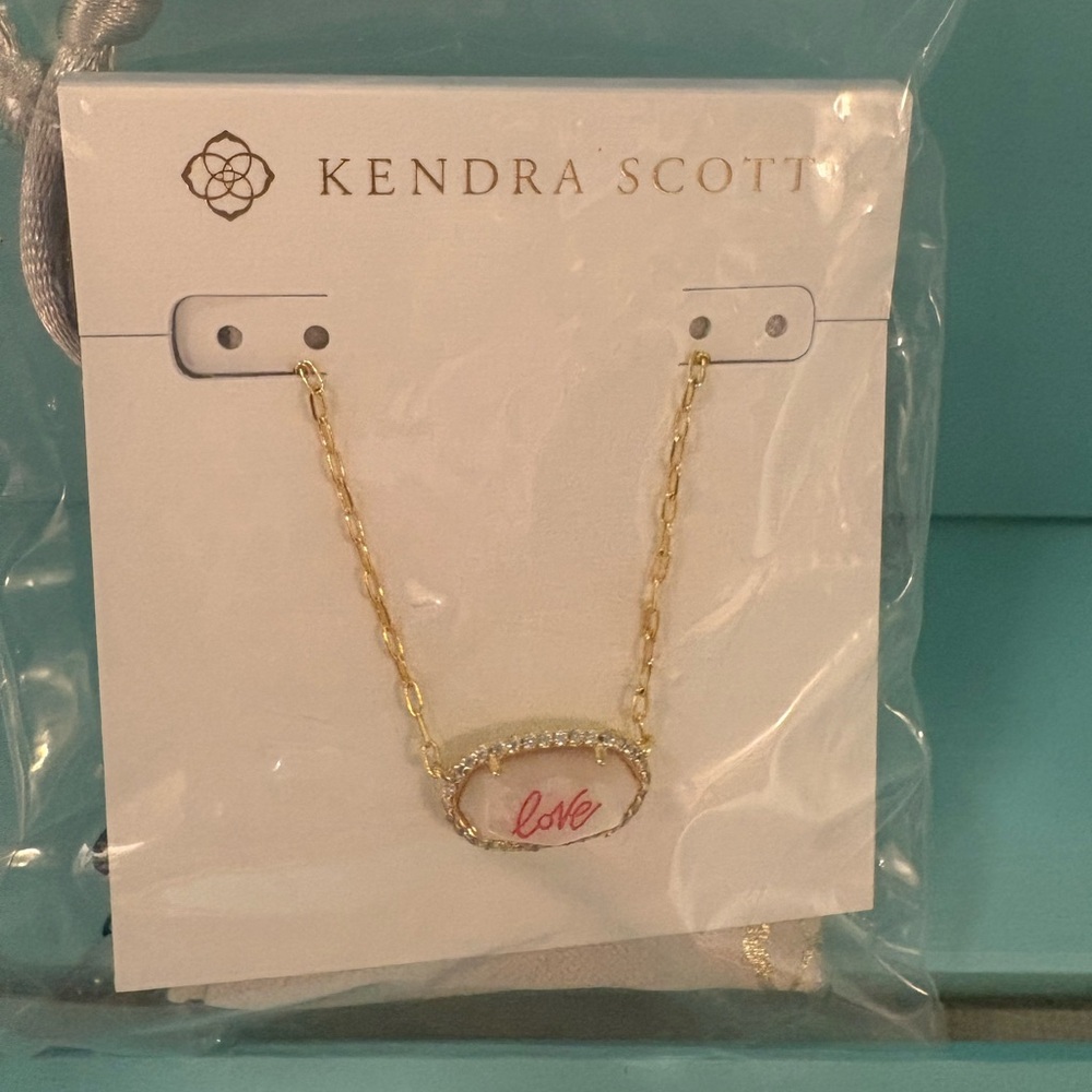 Kendra Scott Love Necklace - Picture 2 of 3